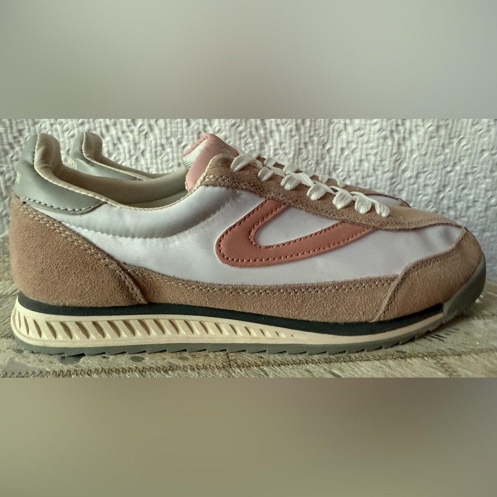 Tretorn Retro Low-Top Sneakers – Size 8.5 (NWT)